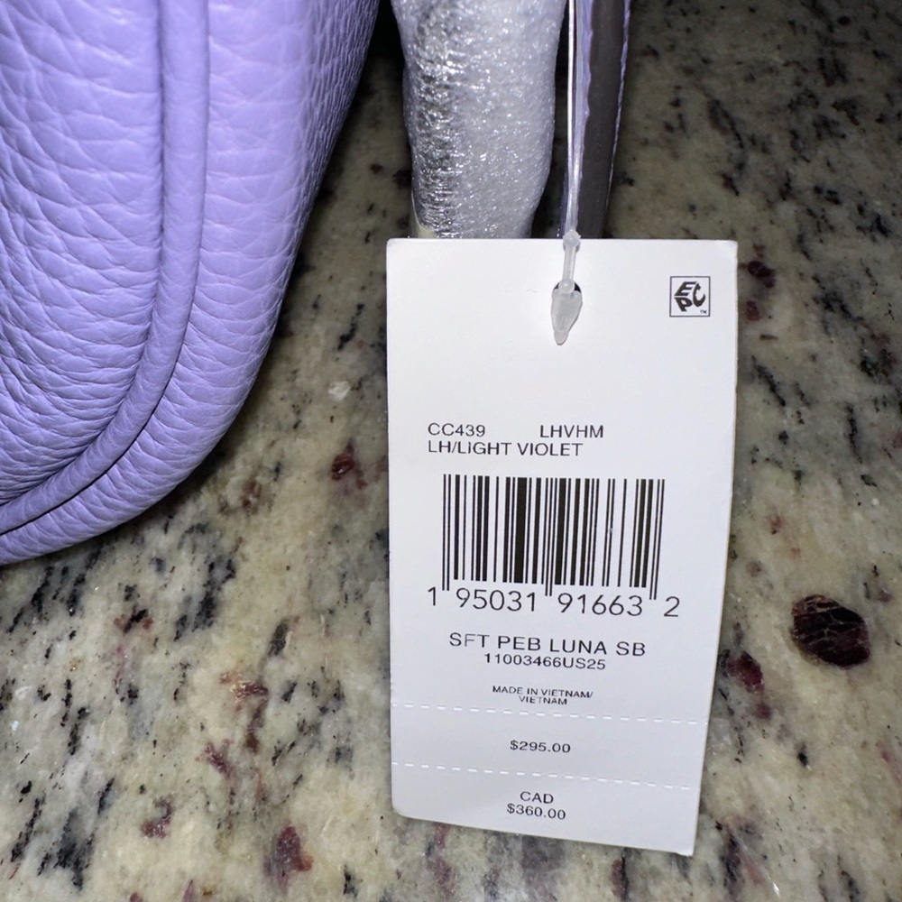 COACH Pebble Luna Shoulder Bag NWT - Picture 4 of 4